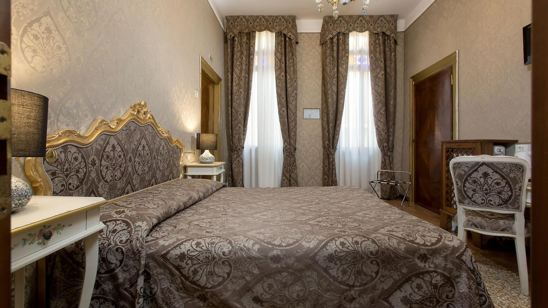 ונציה Hotel Mezzo Pozzo איטליה