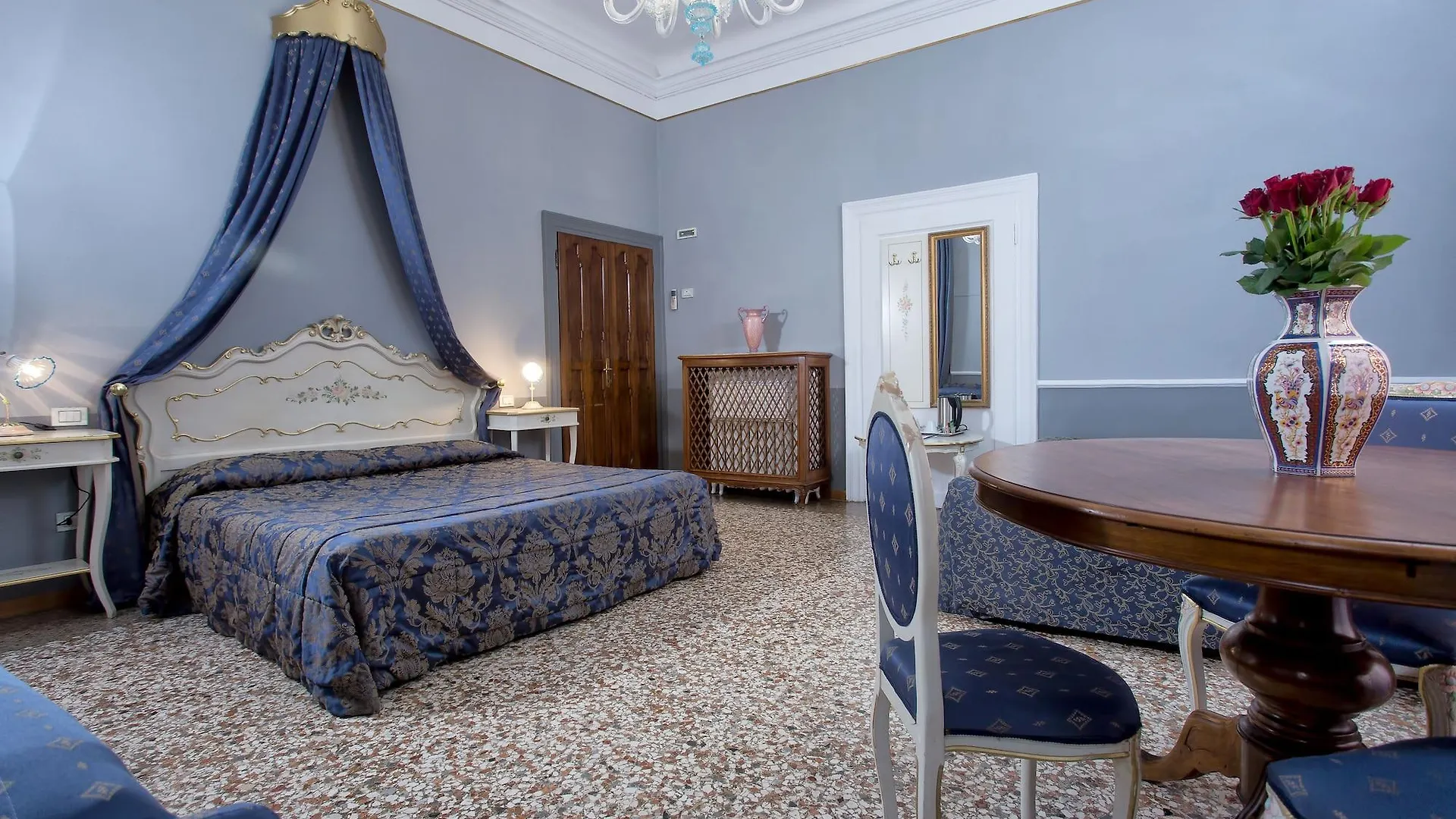 Hotel Mezzo Pozzo Venice